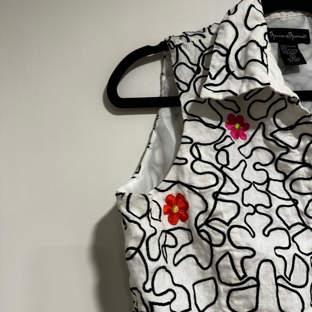 Mercer & Madison Women’s Sz: L Linen Vest Embroidered Bright Spring Flowers. - Picture 6 of 8